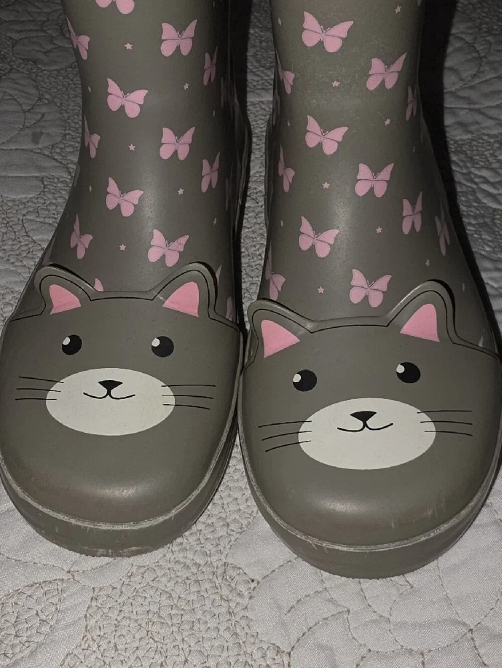 N/A adorable gray
